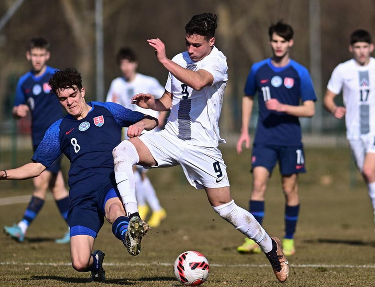 开云-阿斯顿维拉发布备战花絮，窗口期复出首秀，意大利杯任务艰巨，球探报告显示潜力-开云