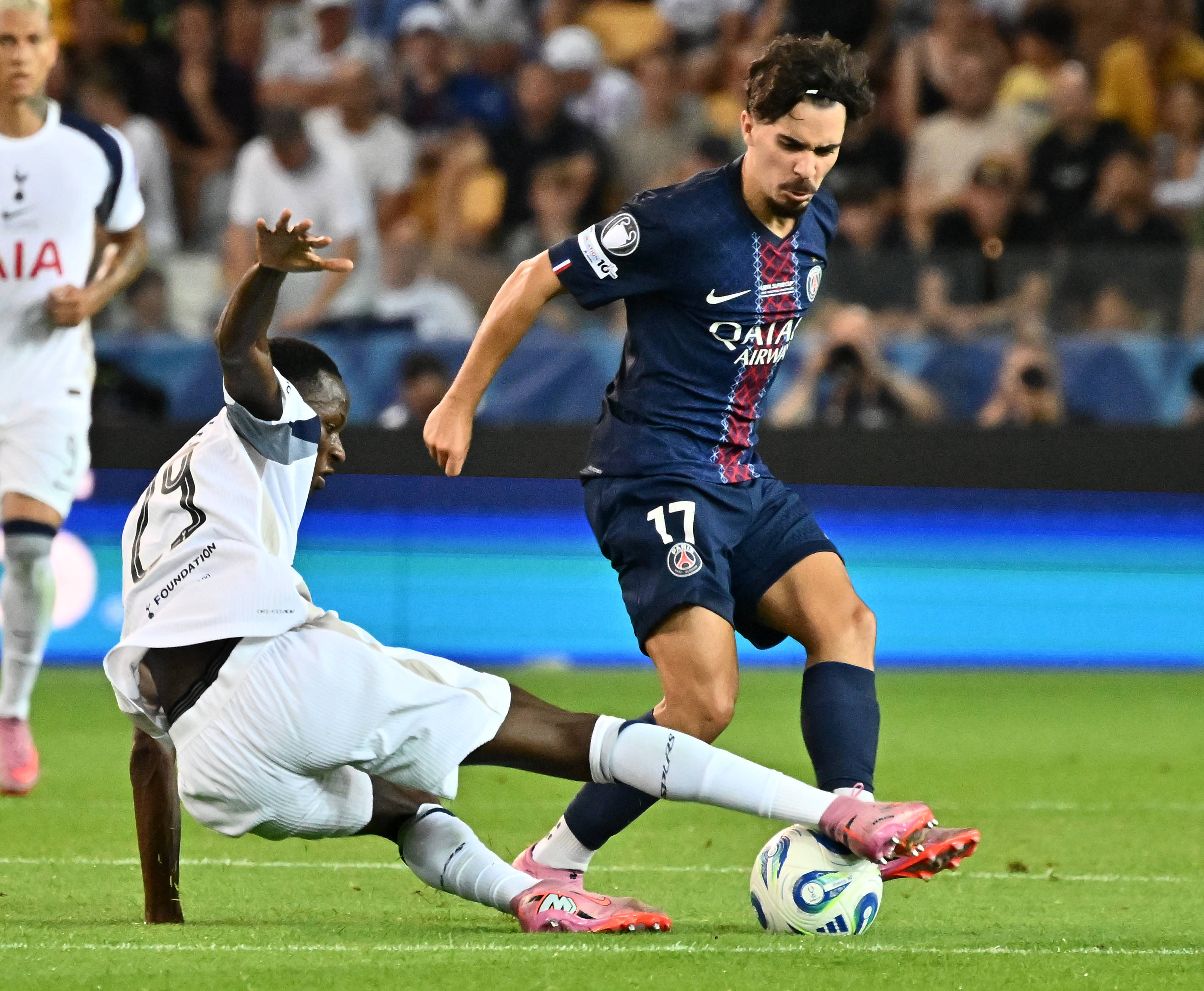 开云-包含赛前法甲焦点战，密尔沃基雄鹿战术微调，气氛紧张，数据趋势出现新变化的词条-开云